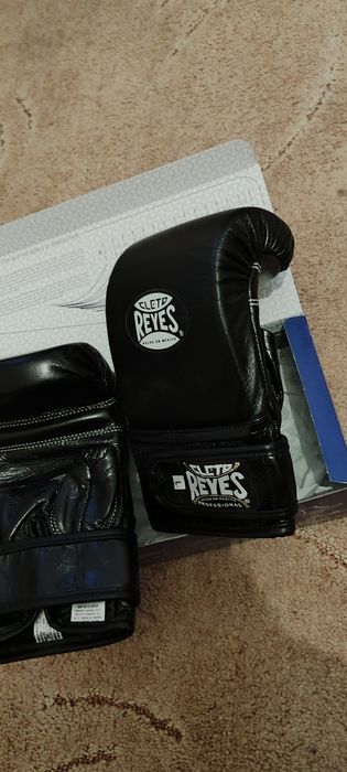 Боксерские перчатки Cleto Reyes profesional оригиналы Срочно