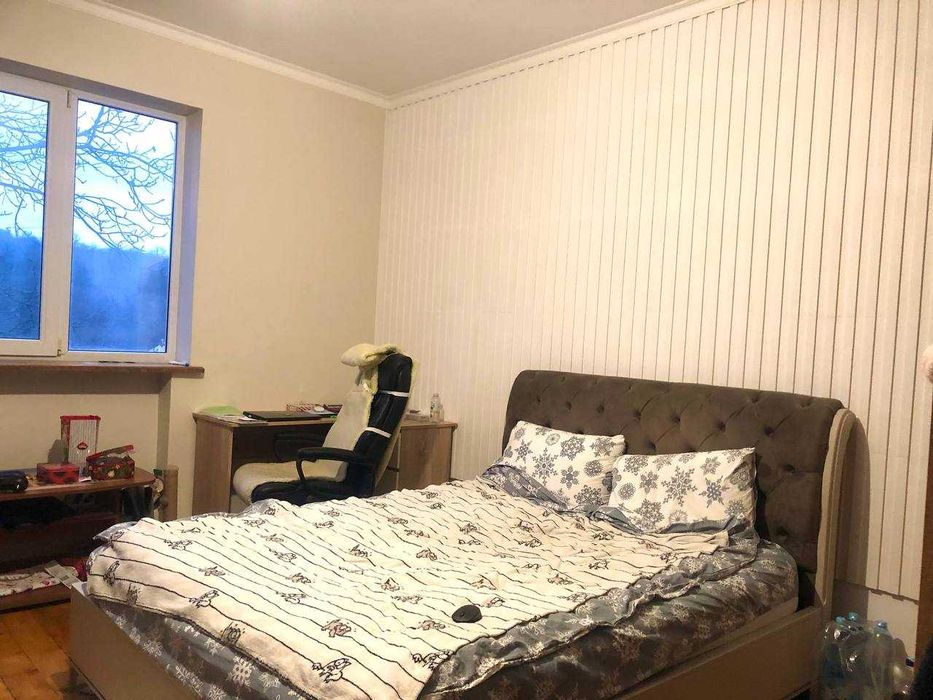 Продаж будинку і земельної ділянки