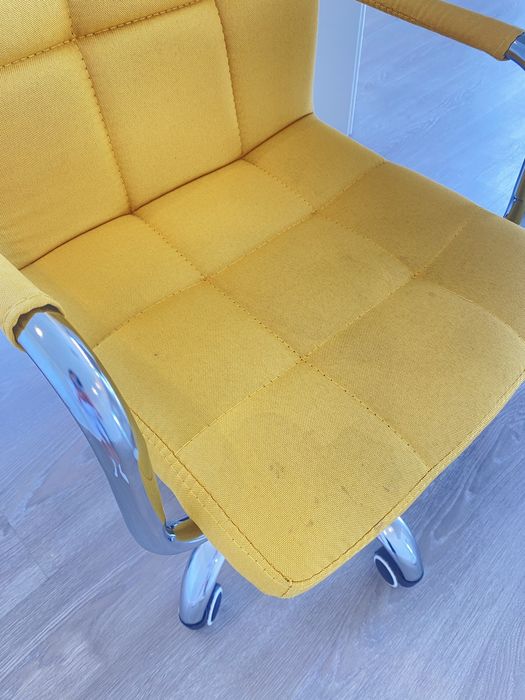 Par de cadeiras escritório amarelas