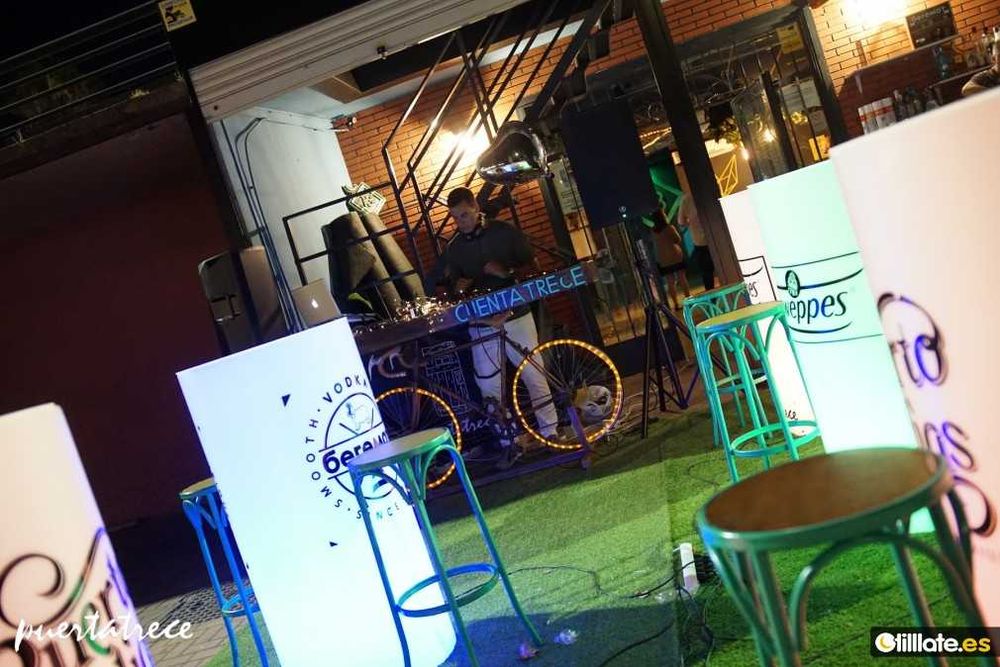 Mobiliario led mesas e bares