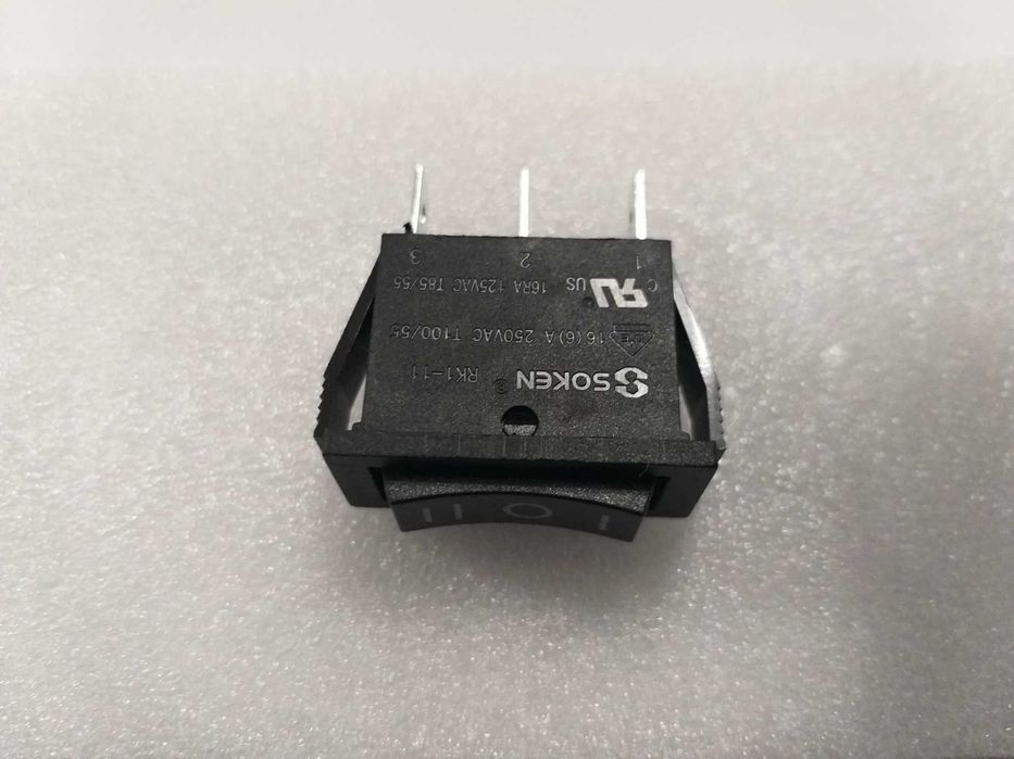 Interruptor Heschen ON-OFF-ON Basculante 3 Terminais 15A 250VAC Preto