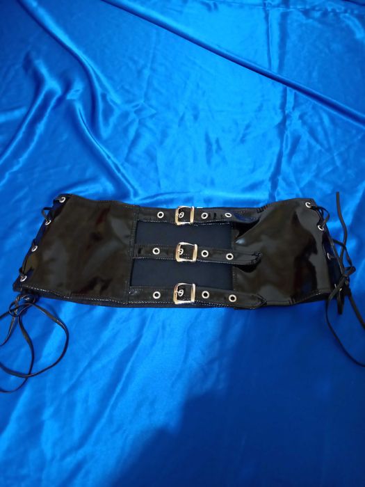 Лаковый блестящий пояс виниловый большого размера блестящий батал