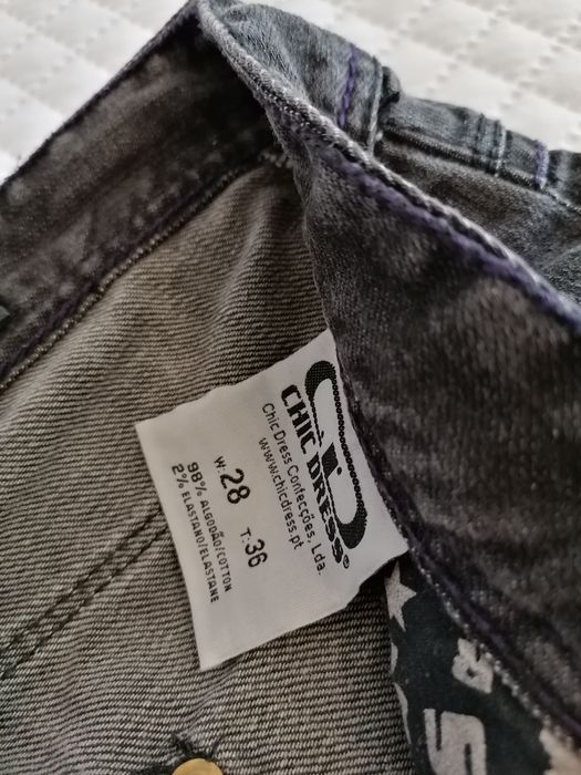 Várias calças de ganga-marcas diversas