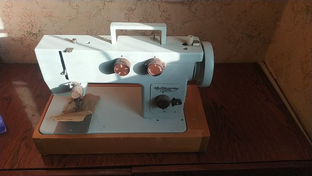 Машинка швейна битва,, чайка 142''