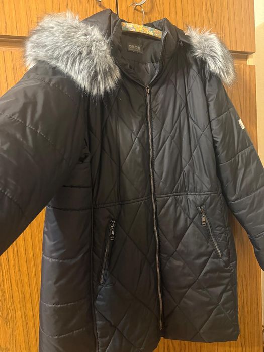 Ciemnogranatowa zimowa kurtka damska