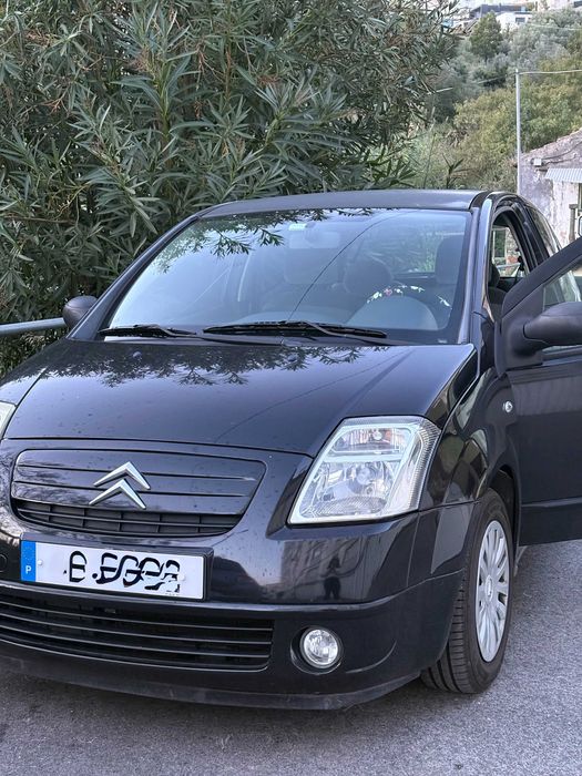 Citroën C2 2006 - Pequeno, económico e fácil de conduzir