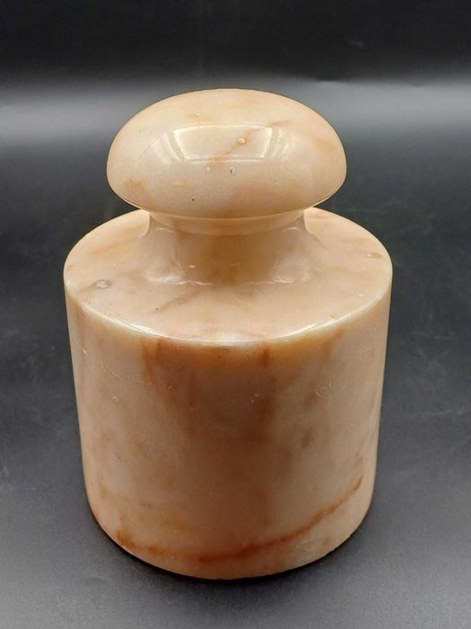 Fragmento em granito com crucifixo