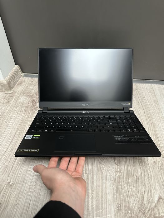 Gigabyte Aero I7 RTX 3070 tgp 110W 144HZ
