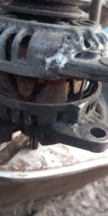 Продам б/у генератор MONDO з двигуна 2.5 TDI