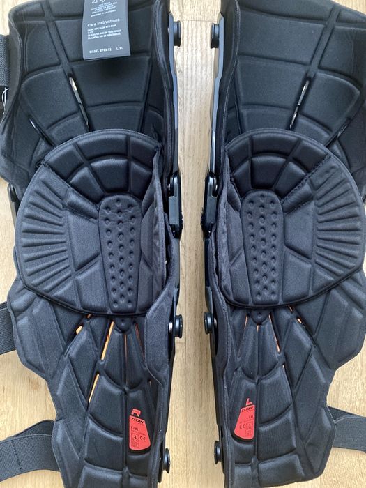 Наколенники Fox Racing Titan Pro D3O нового поколения