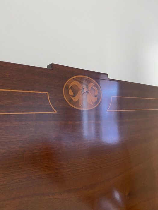 Cama estilo Dona Maria em bom estado