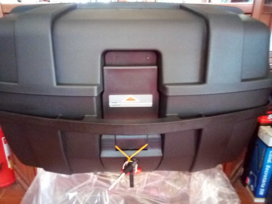 Top case 47Lt.Tipo Givi Trekker c/ encosto