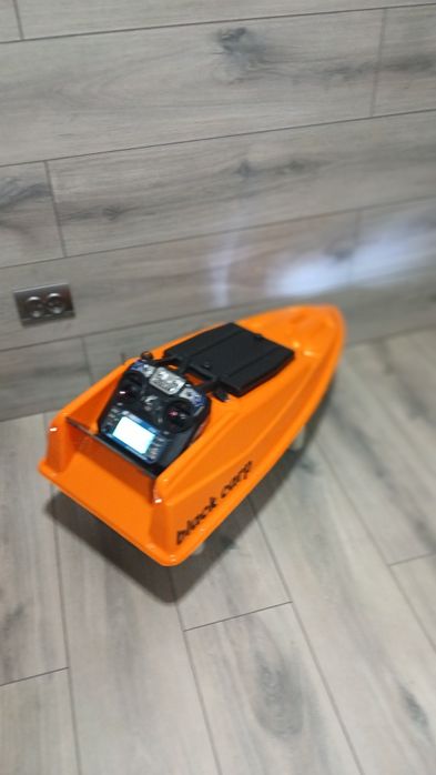 кораблик для риболовлі GPS. Навігація