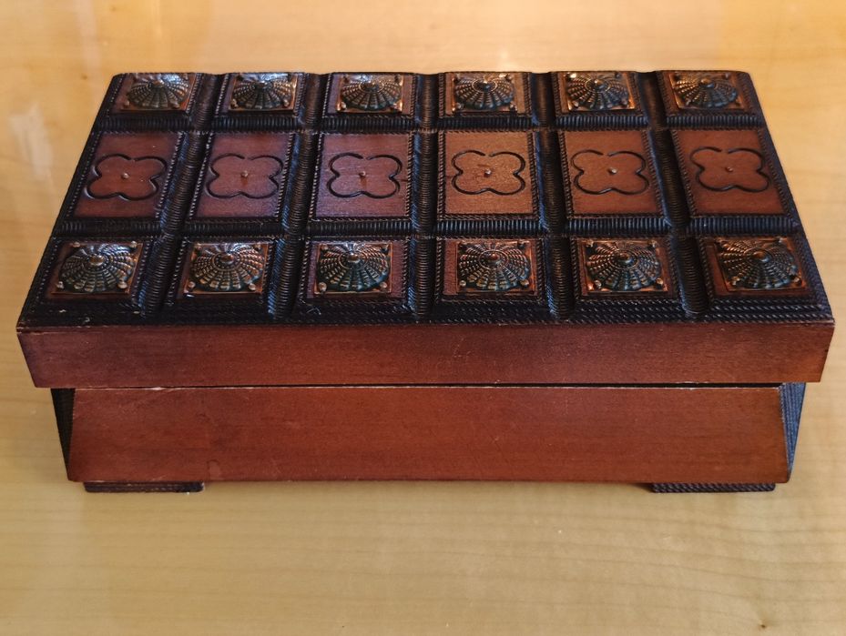 Szkatułka drewniana