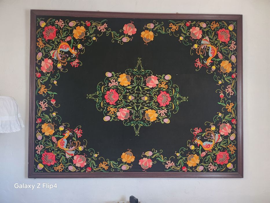 Quadro com bordado de Nisa com baguete