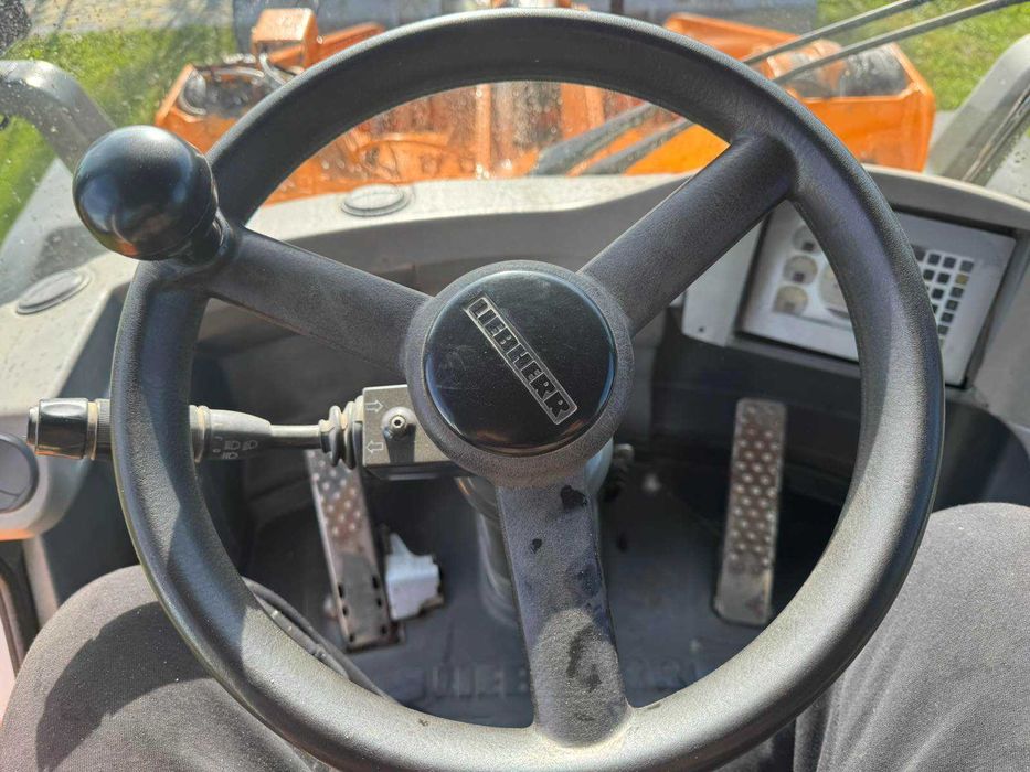 Фрональний навантажувач Liebherr L544, 2003