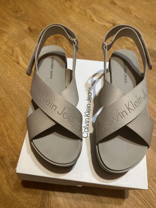 Sandały Calvin Klein 41 platforma