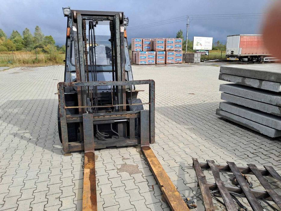 Wózek widłowy TOYOTA ,  4 - tonowa