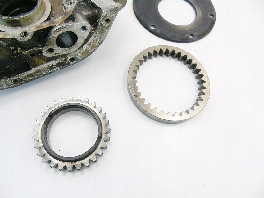 Pompa Oleju Silnika Audi 100 C2 C3 1.9 10V 069115109B Avant Sedan