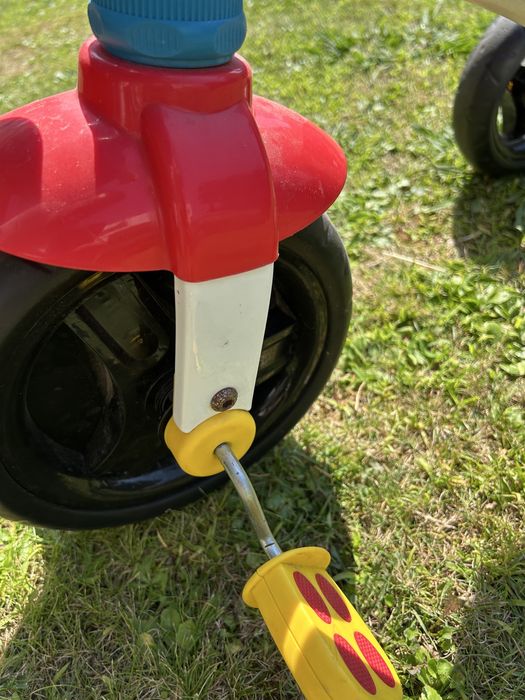 Triciclo de crianca com cesto