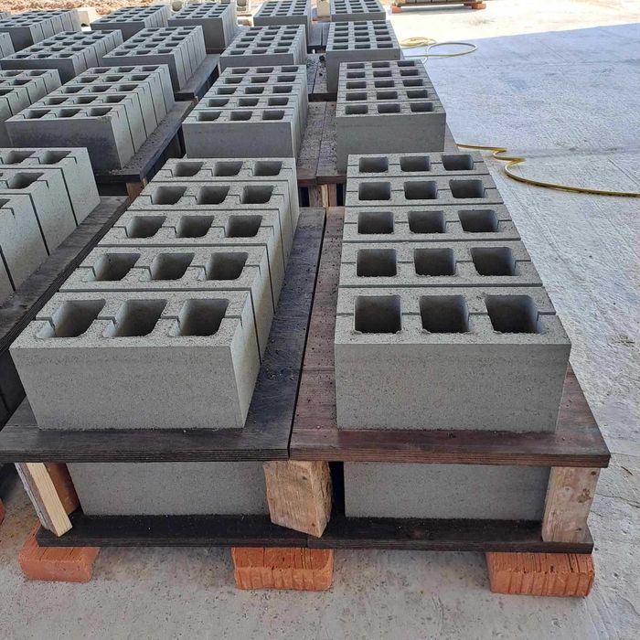 блоки будівельні