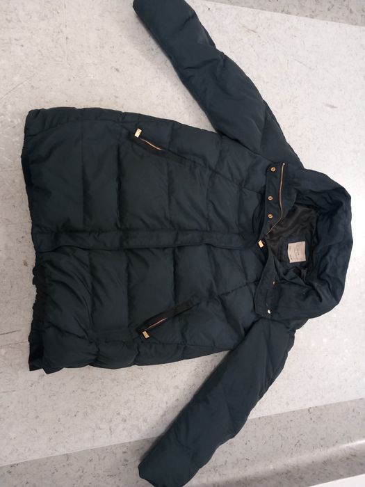 Sprzedam damską kurtkę zimową firmy Zara rozmiar XL.