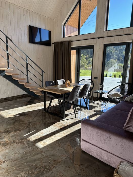 Нові сучасні котеджі біля Східниці з чаном джакузі