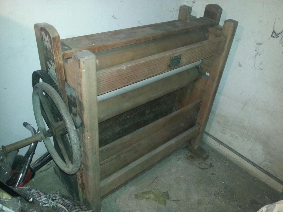 Stary niemiecki magiel ręczny (vintage)