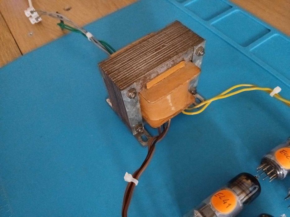 Transformador de Alta Tensão p/ Válvulas Electronicas + 5 Valvulas