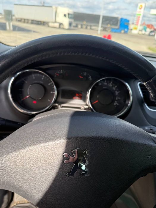 Продам peugeot 5008