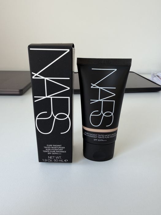 Nowy nars pure radiant tinted moisturizer SPF30 koloryzujący krem nawilżający Norwich