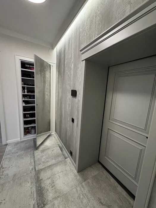 Купите классную 3-комнатную Ремонт мебель техника Центральный район!