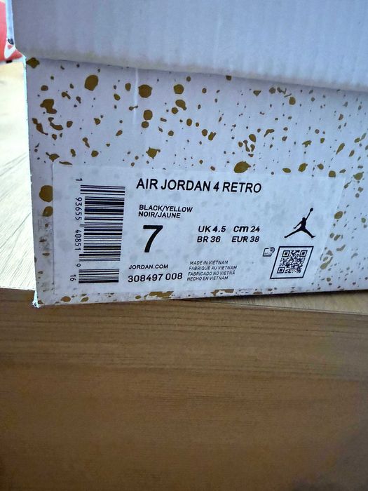 Air Jordan 4 Retro „Kremowe” – EU 38