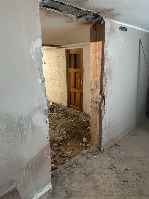 Wyburzenia budynków i ścian, Kucie tynków i kafli, demontaż i wywóz