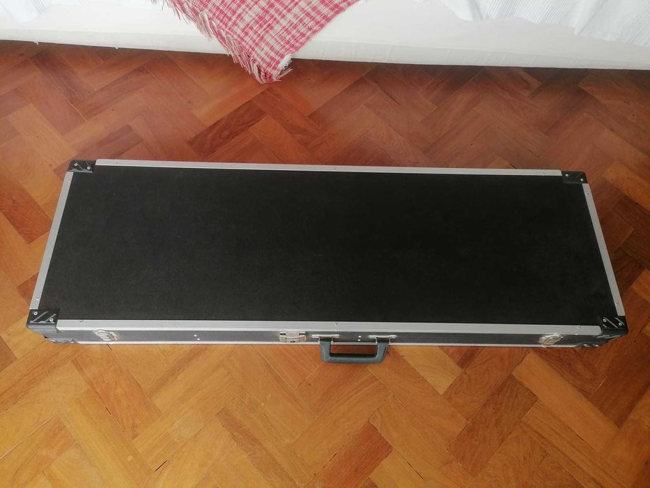 Guitarra elétrica 12 cordas (H&S)