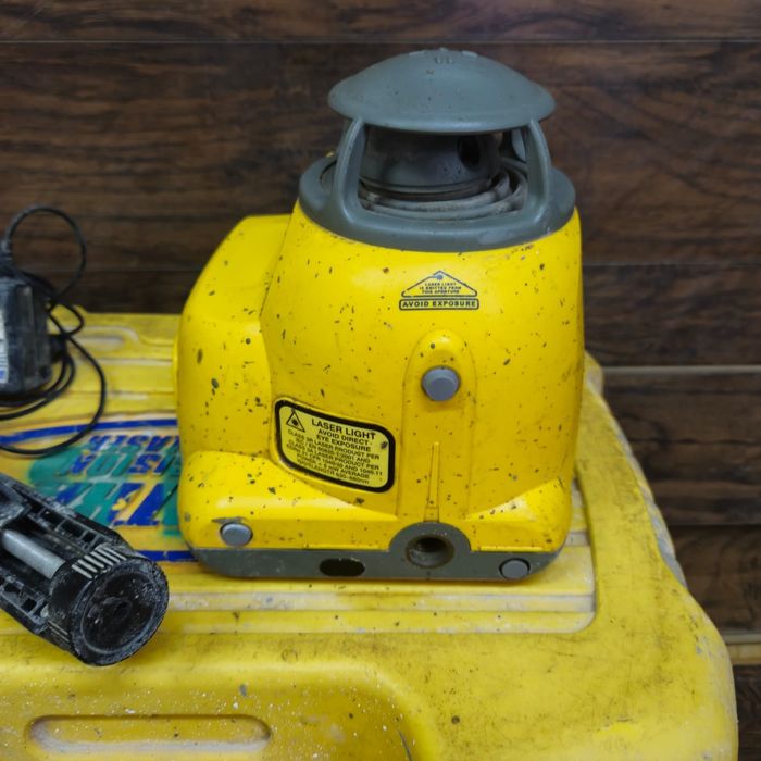 Spectra LL 300 Niwelator Laserowy zestaw