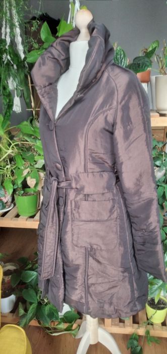 Jesienny, przejściowy płaszcz w rozmiarze M.