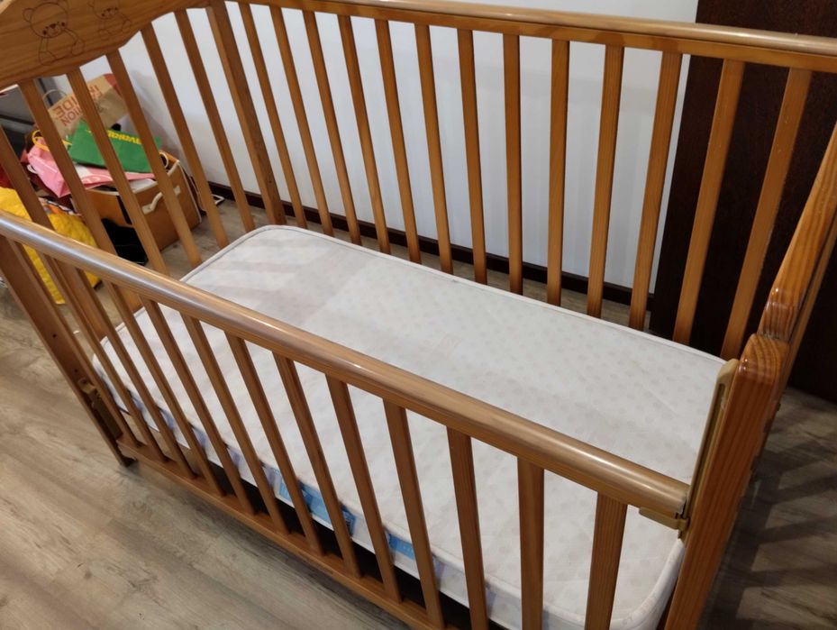Cama bebé madeira com colchão