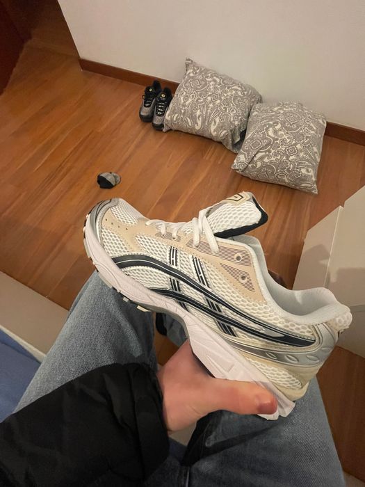 Asics gel kayano brancos e pretos