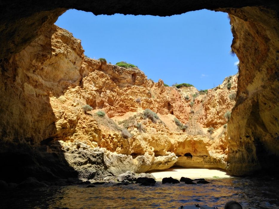 Passeio às Grutas de Benagil de barco de Portimão