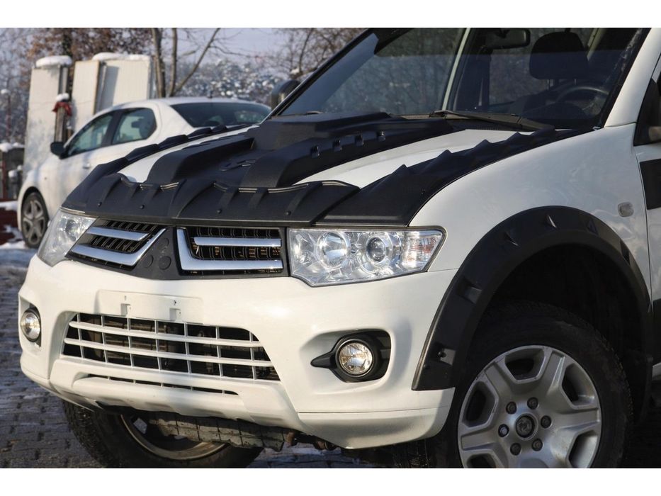 Mitsubishi L200 2006-2015 рр. Накладка на капот V1 (ABS)