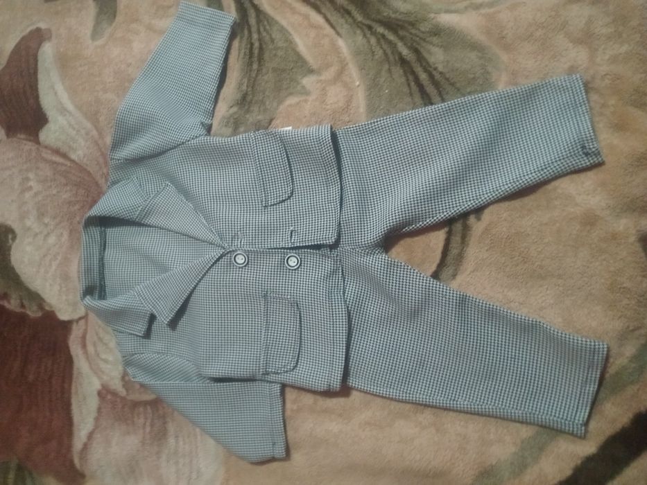 Костюмчик на 2-3  рочки