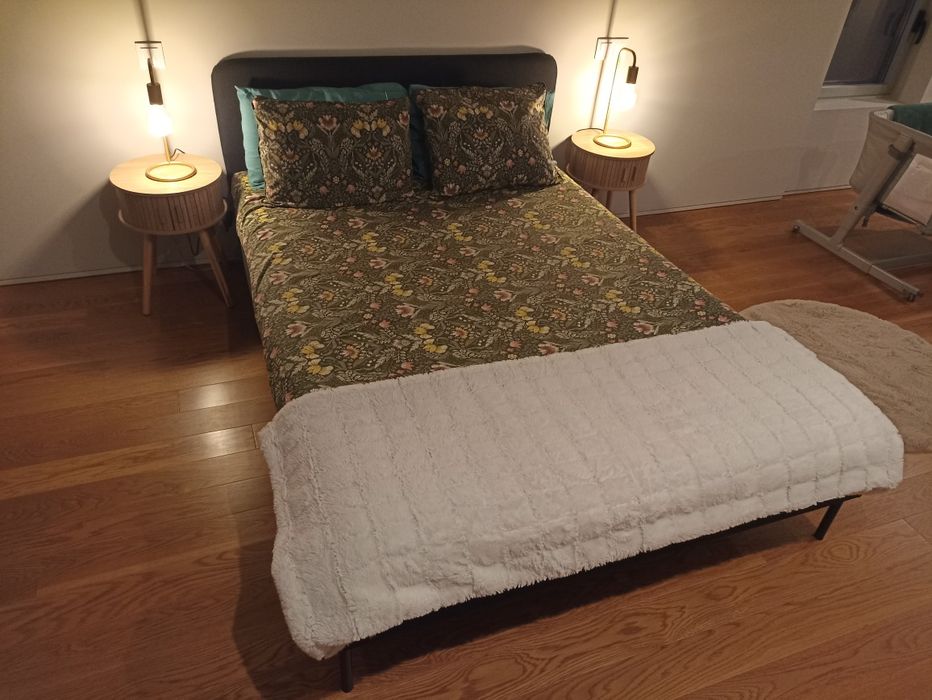 Cama casal 140x200 (Desocupar)
