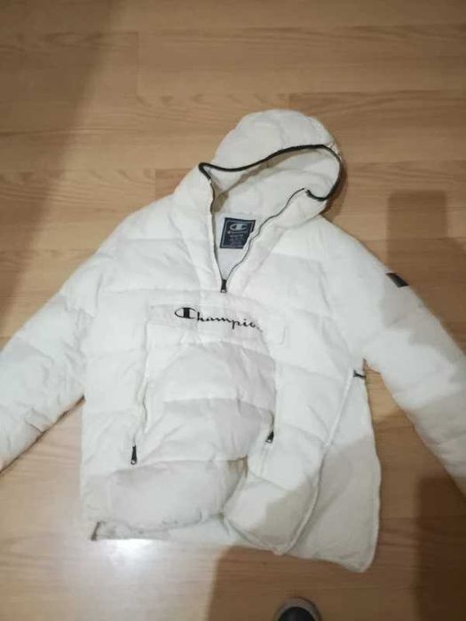 Casaco da Champion para rapaz em ótimo estado