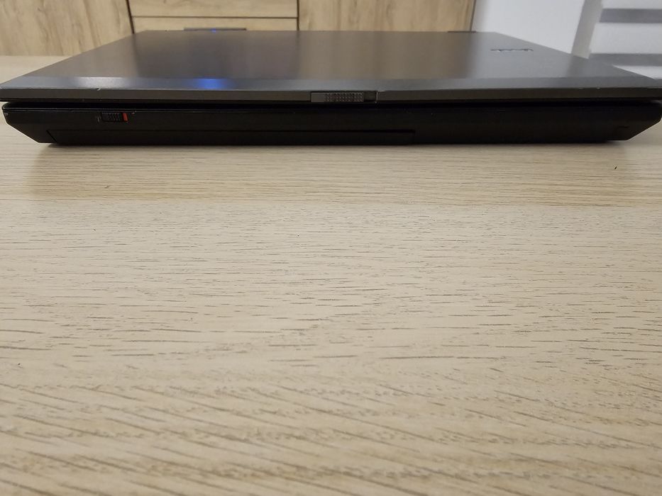 Dell E5410 i3, 3GB RAM