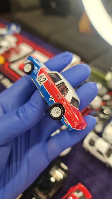 Hot WHEELS TEAM Transport - 70 Rover + Reboque(Sem diorama)