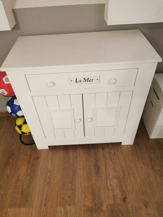 Meble Pinio  do dziecięcego pokoju.