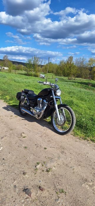 Suzuki intruder 400