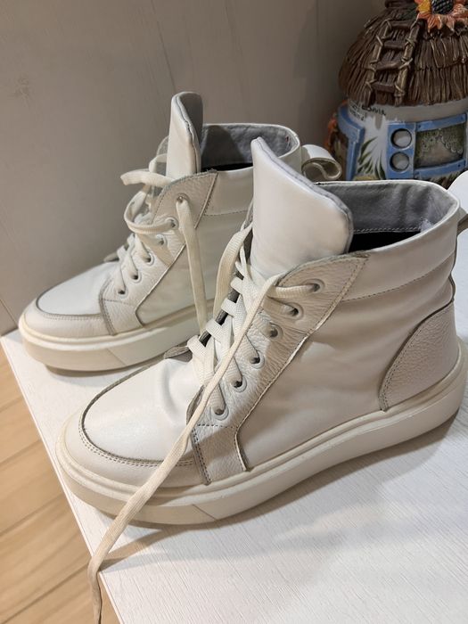 Кросівки, високі кеди 39 р