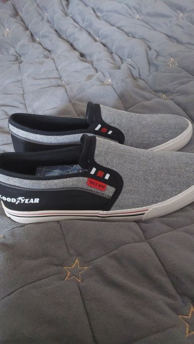 Красівки, кеди -сліпони